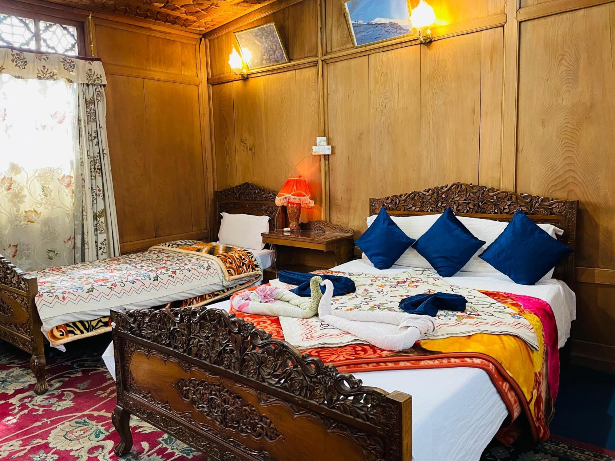 New Sea Palace Houseboats Srīnagar エクステリア 写真