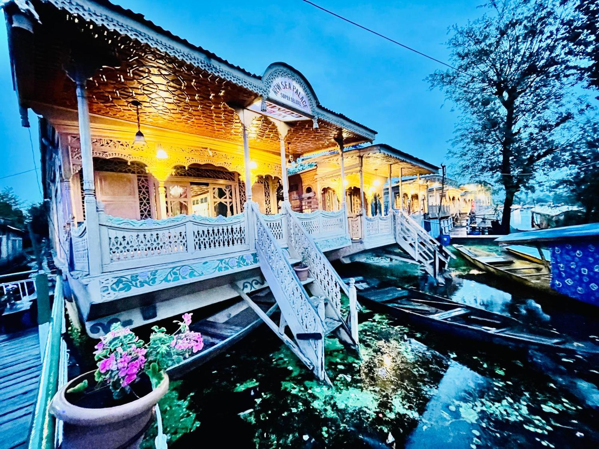 New Sea Palace Houseboats Srīnagar エクステリア 写真