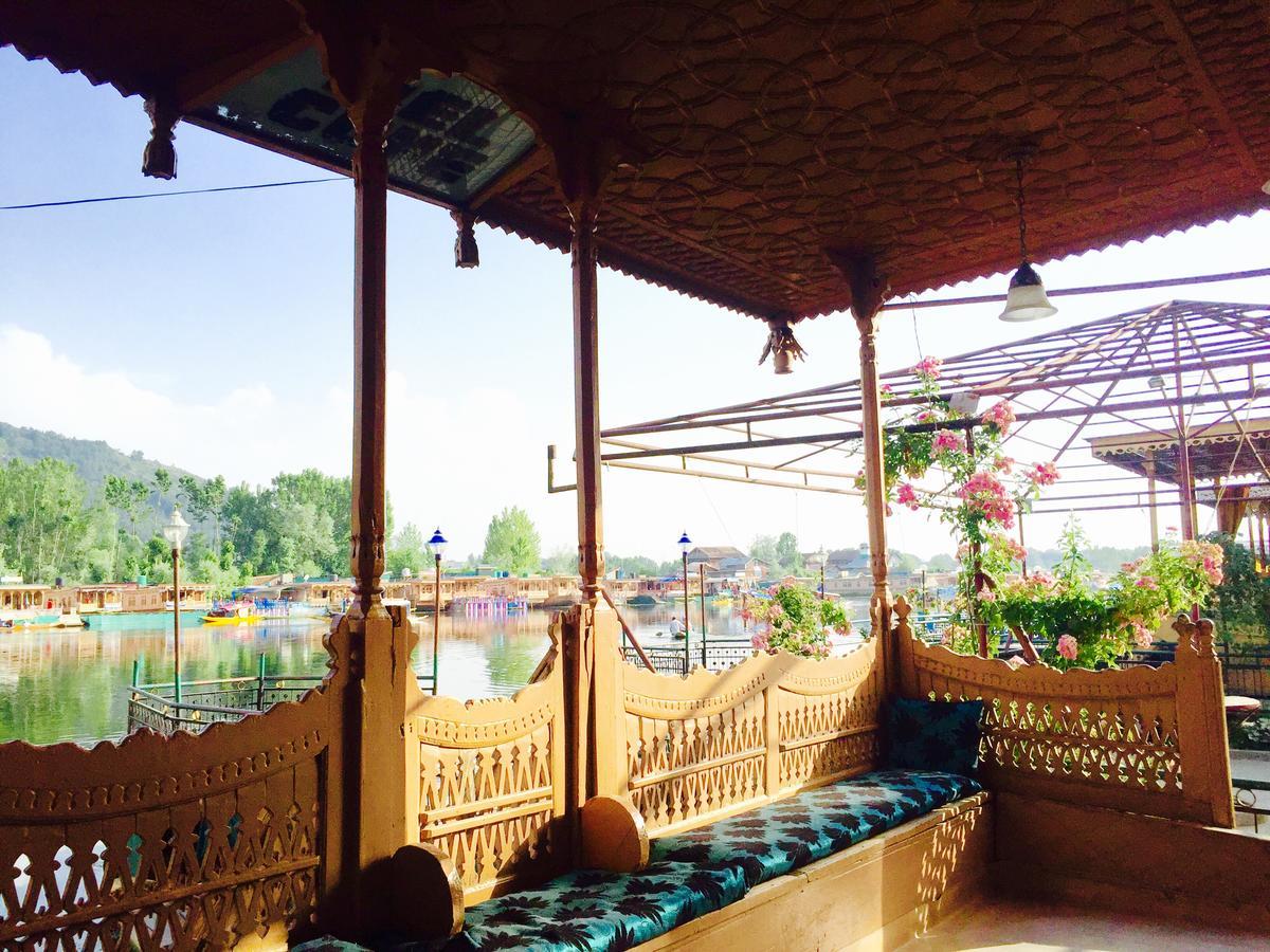 New Sea Palace Houseboats Srīnagar エクステリア 写真