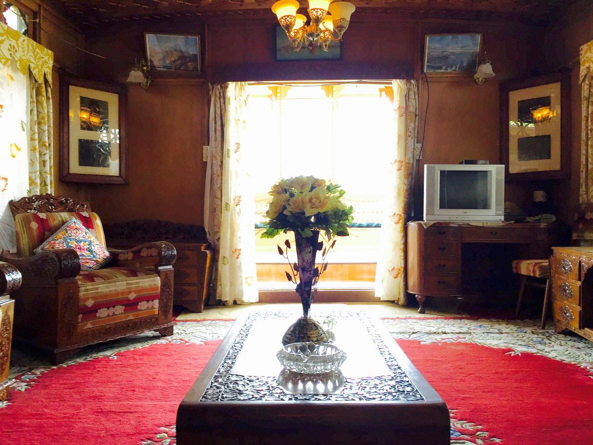 New Sea Palace Houseboats Srīnagar エクステリア 写真