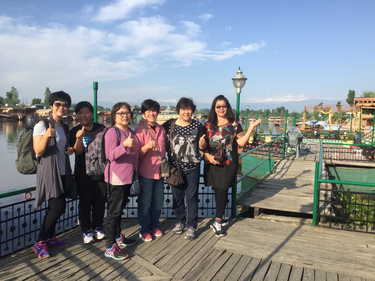 New Sea Palace Houseboats Srīnagar エクステリア 写真