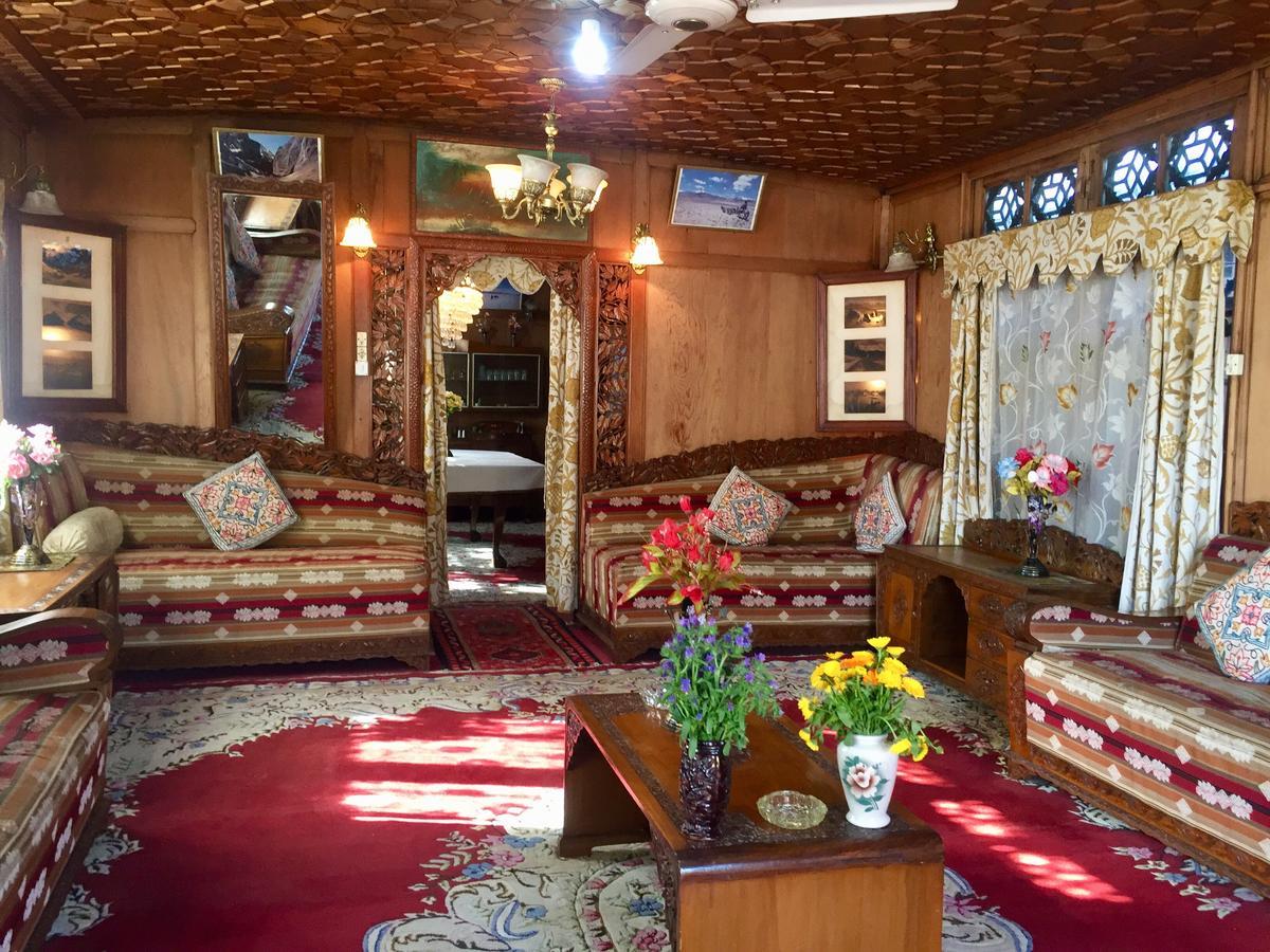 New Sea Palace Houseboats Srīnagar エクステリア 写真