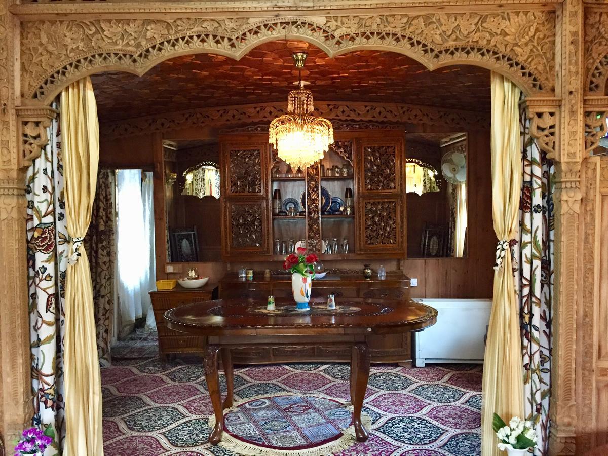 New Sea Palace Houseboats Srīnagar エクステリア 写真