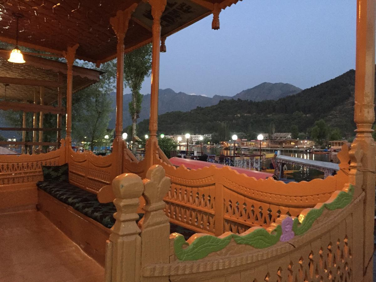 New Sea Palace Houseboats Srīnagar エクステリア 写真
