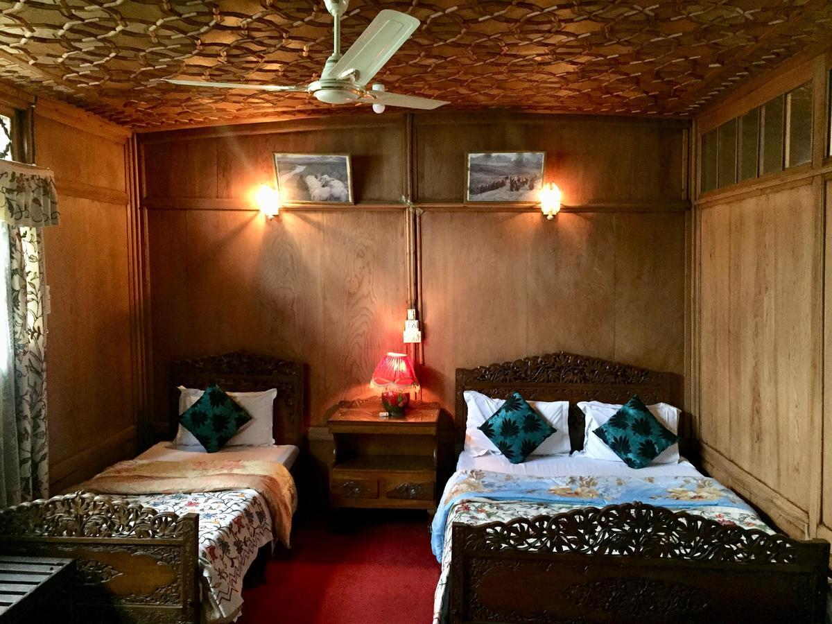 New Sea Palace Houseboats Srīnagar エクステリア 写真