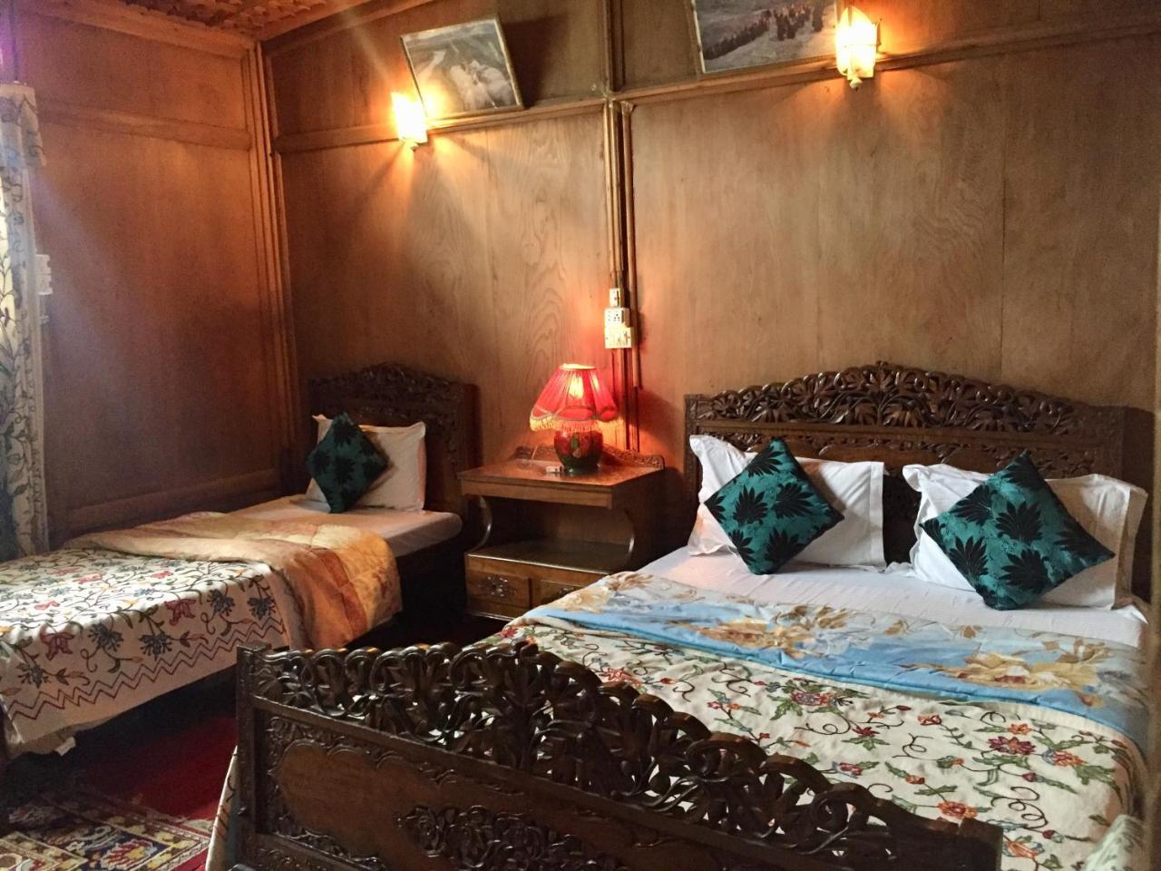 New Sea Palace Houseboats Srīnagar エクステリア 写真